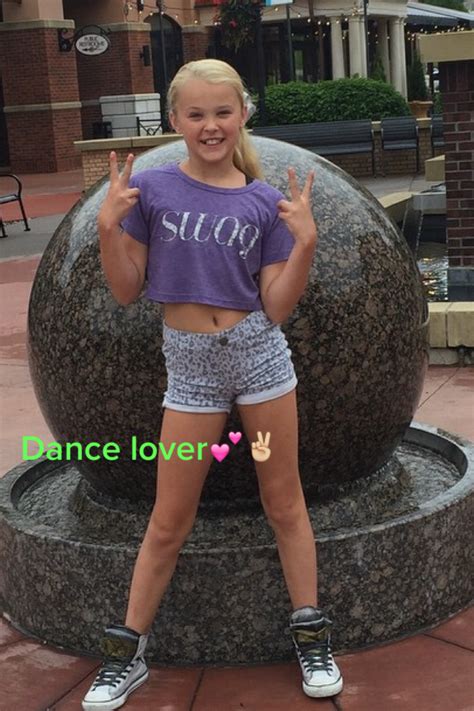 jojo siwa tits